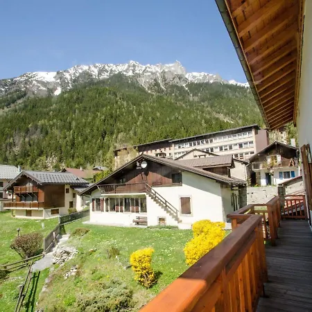 Beautiful Apartment In Mont Blanc With Spa Chamonix
